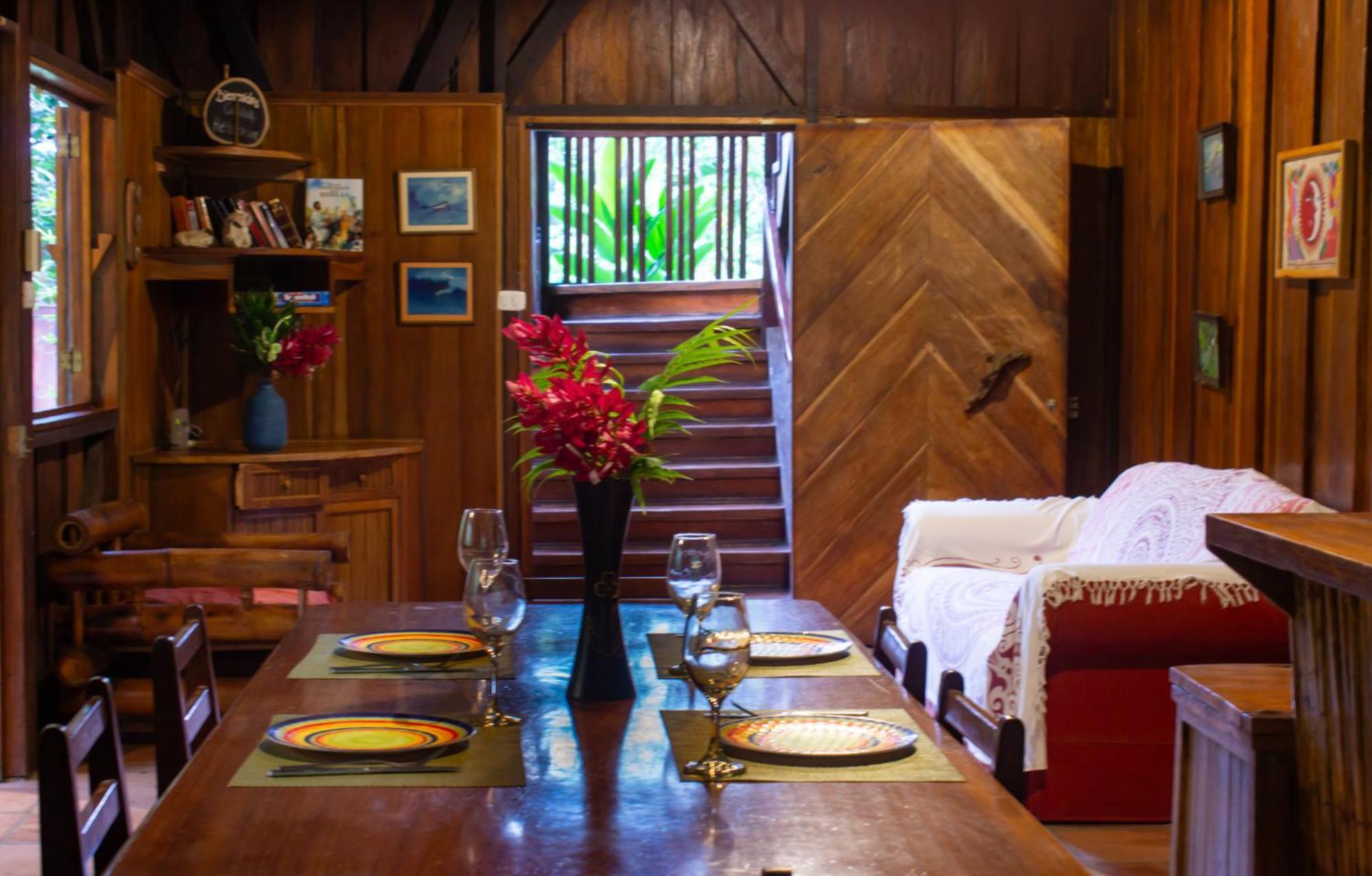 Casa Heliconia - Spacious, Big Garden, Close To The * Puerto Viejo de Talamanca